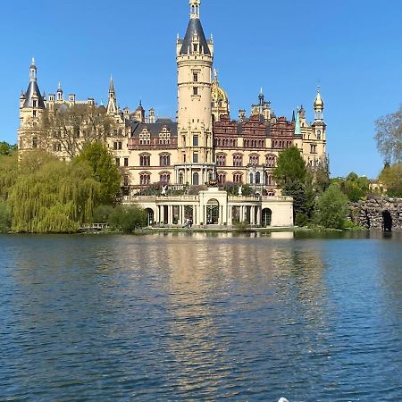 Stilvolle Ferienwohnung In Der Naehe Von Schwerin Dummer Екстериор снимка