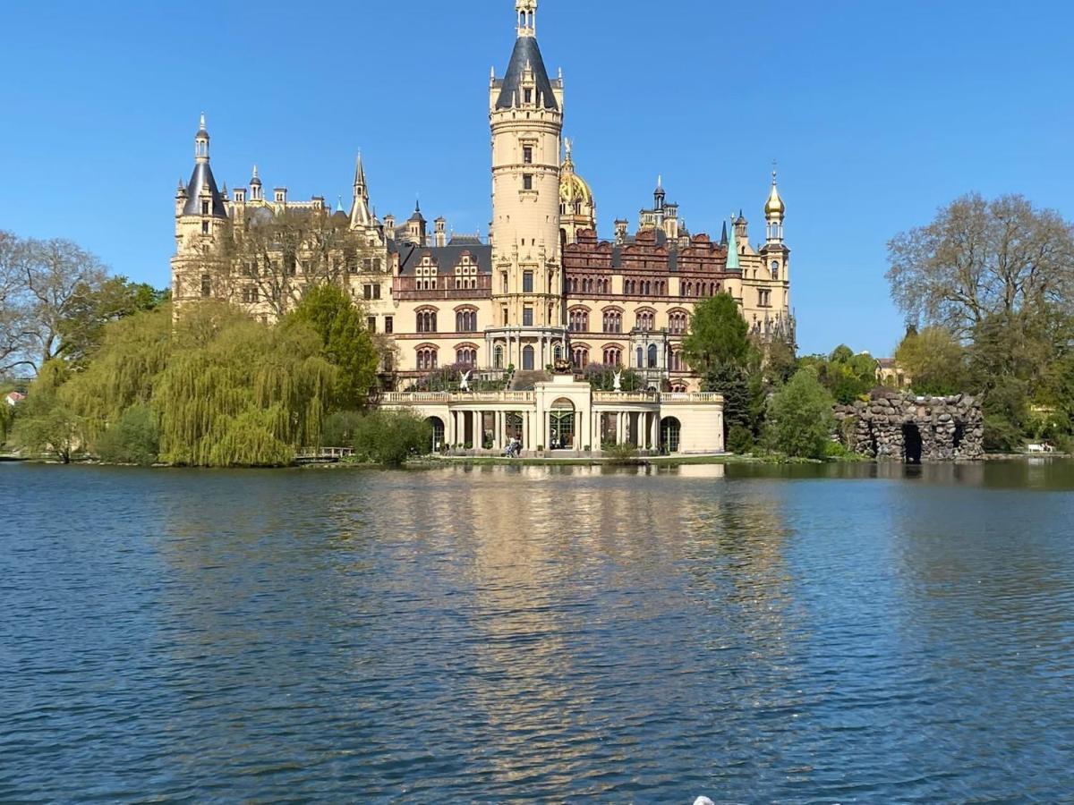 Stilvolle Ferienwohnung In Der Naehe Von Schwerin Dummer Екстериор снимка